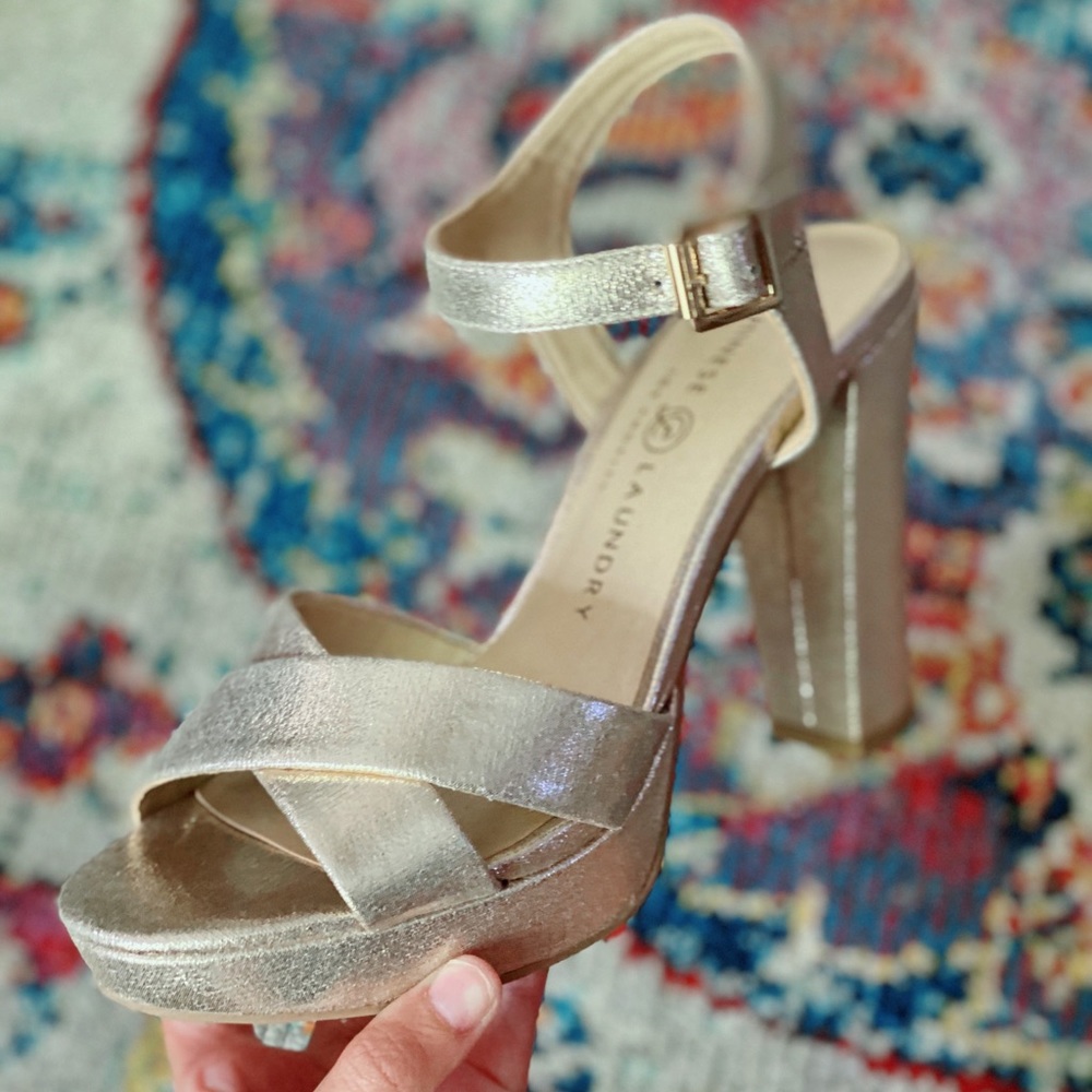 CHINESE LAUNDRY Gold shimmer pump